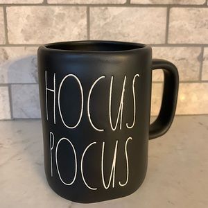 Rae Dunn - HOCUS POCUS mug!